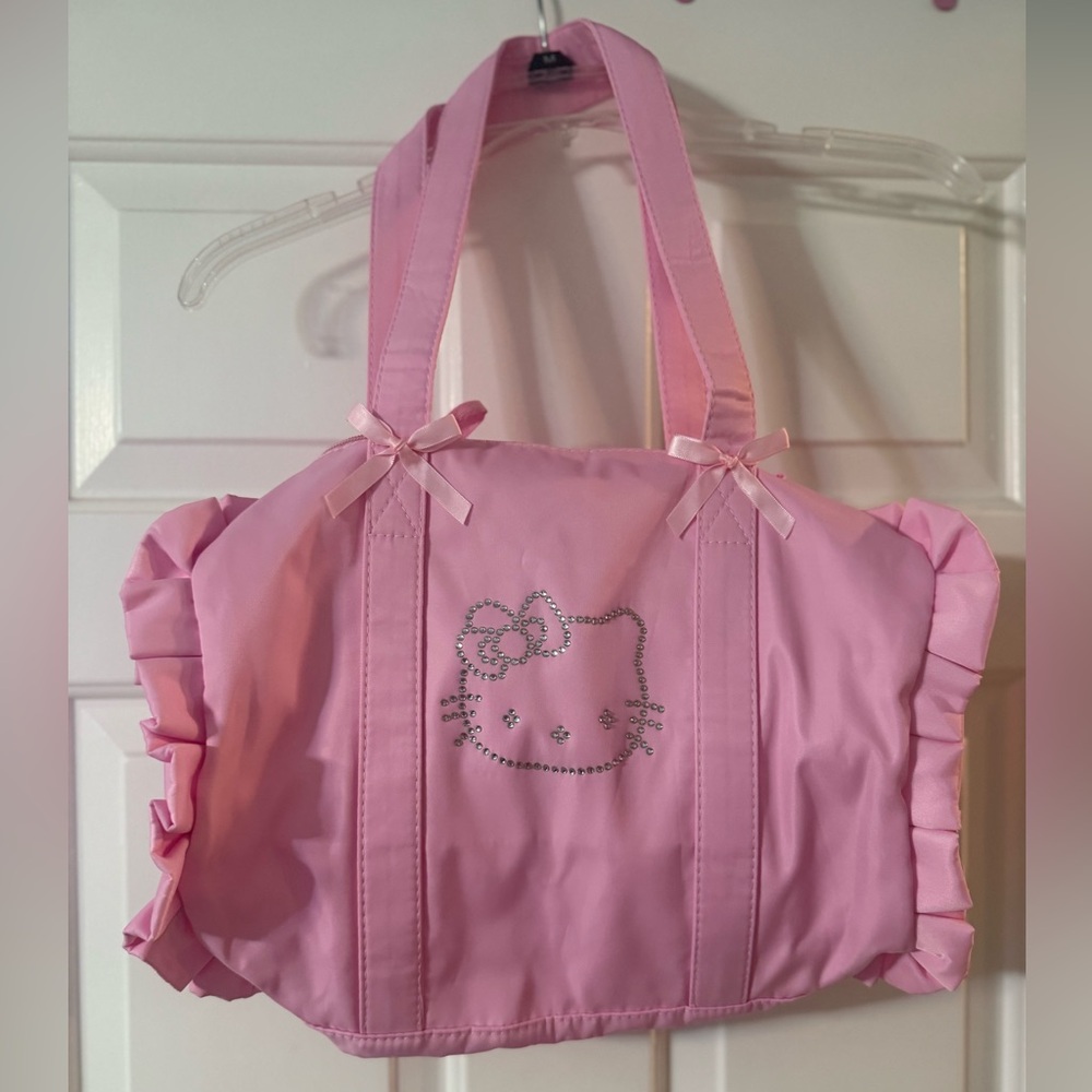 🆕 Hello Kitty Pink Travel Bag with Ruffled Details